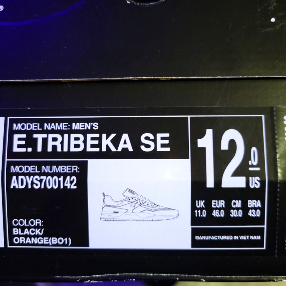 DC E. TRIBEKA SE SIZE 12